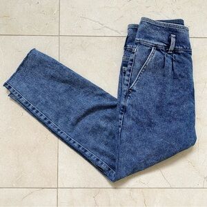 Hollister Ultra High Rise Mom Jean 26